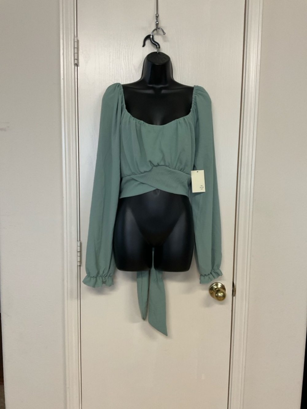 Women's Sage Green Long Sleeve Square-Neck Cropped Blouse - Picture 3 of 5